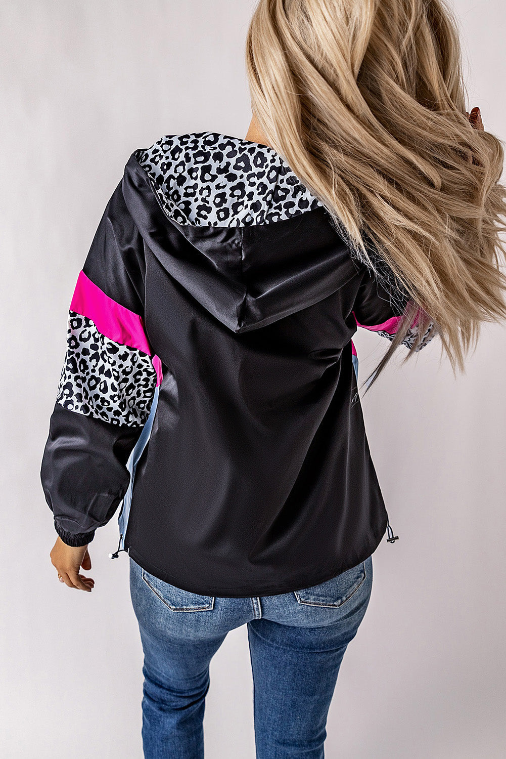 Jantine | Veste à capuche en léopard rose et noir