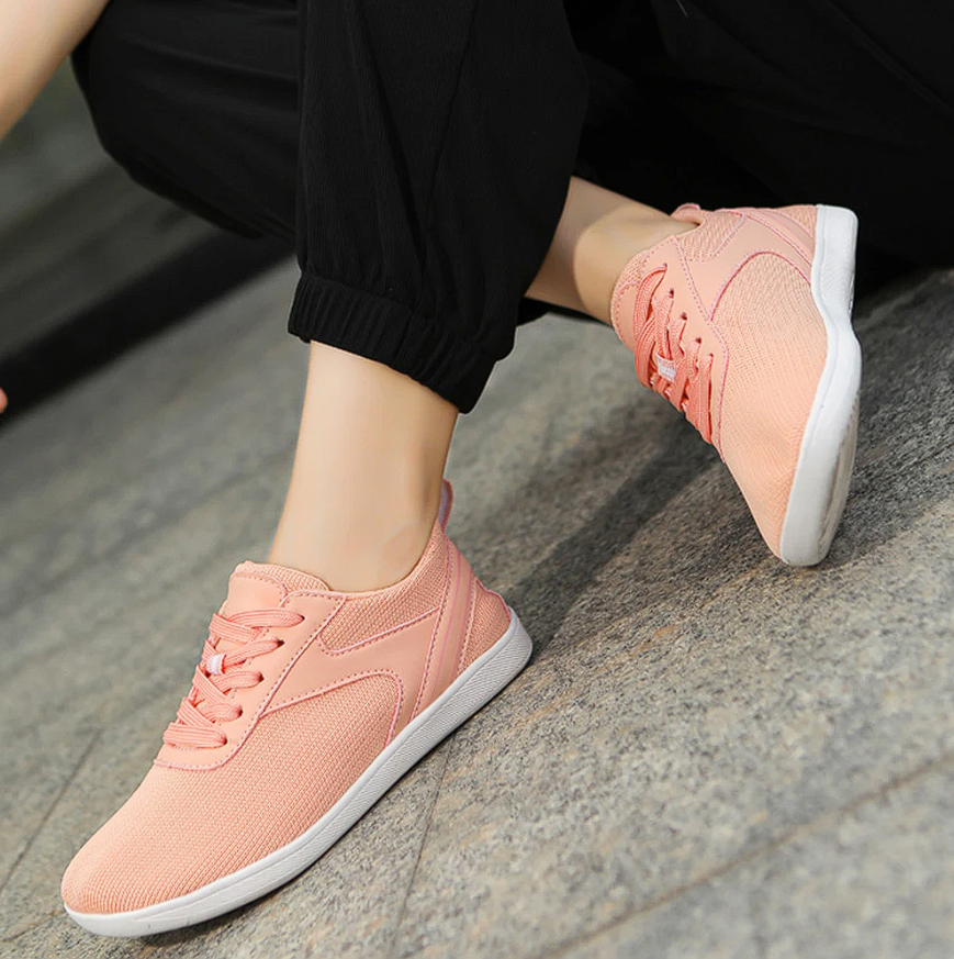 Chaussures de marche à bout large