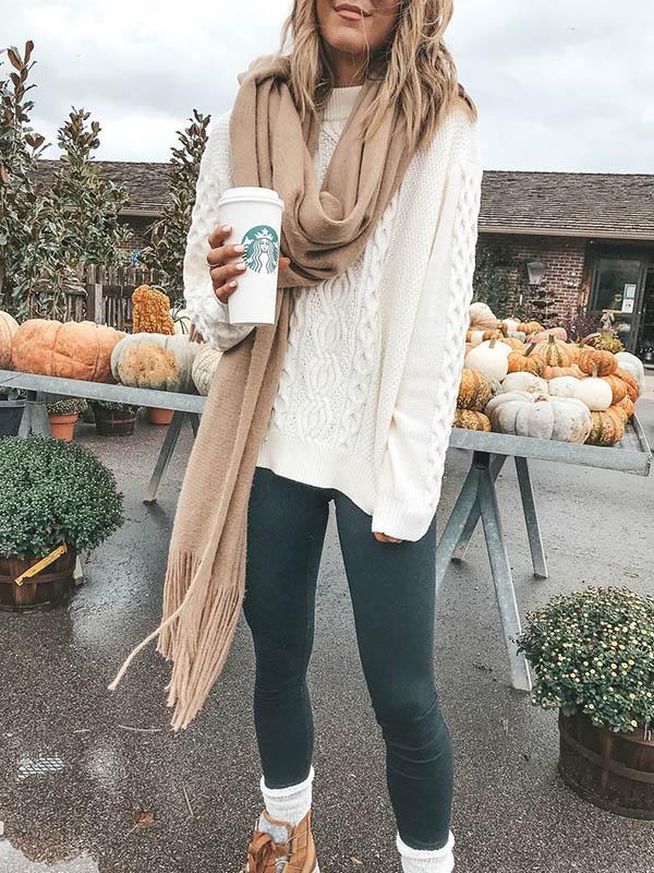 Pull blanc douillet à manches longues pour la saison froide