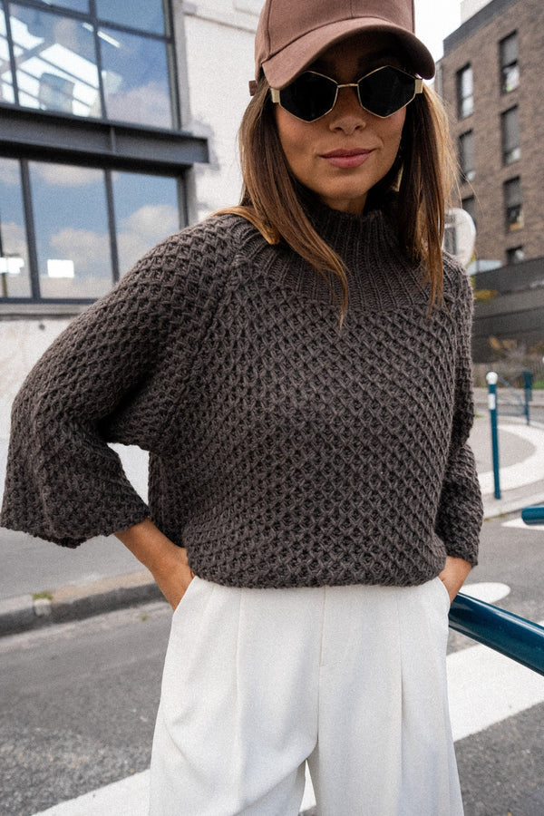 Élégant pull-over en maille à manches courtes