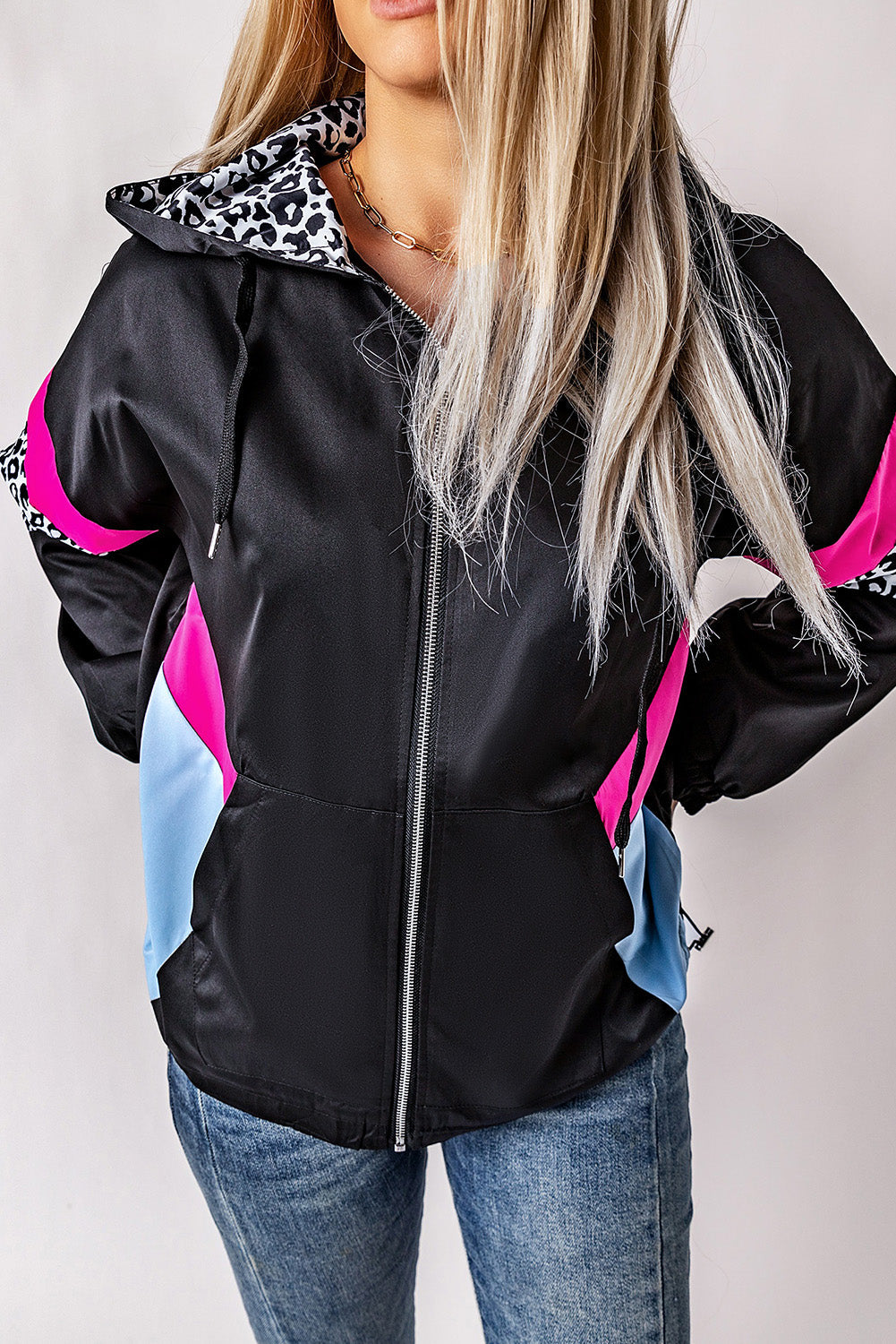 Jantine | Veste à capuche en léopard rose et noir