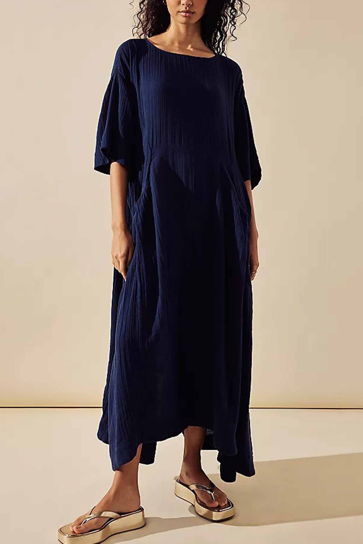 Melinda - Robe tendance ample à manches courtes froissées pour les grandes tailles