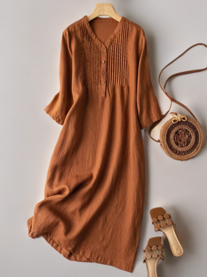 Annaliese - Robe plissée ample avec encolure en pointe