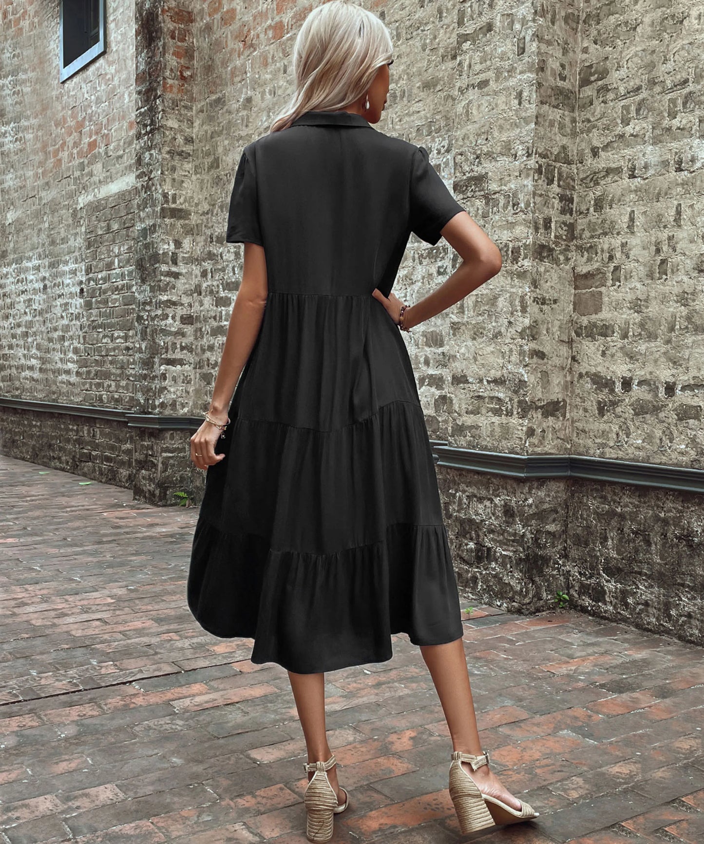Dagny - Robe à boutons élégants
