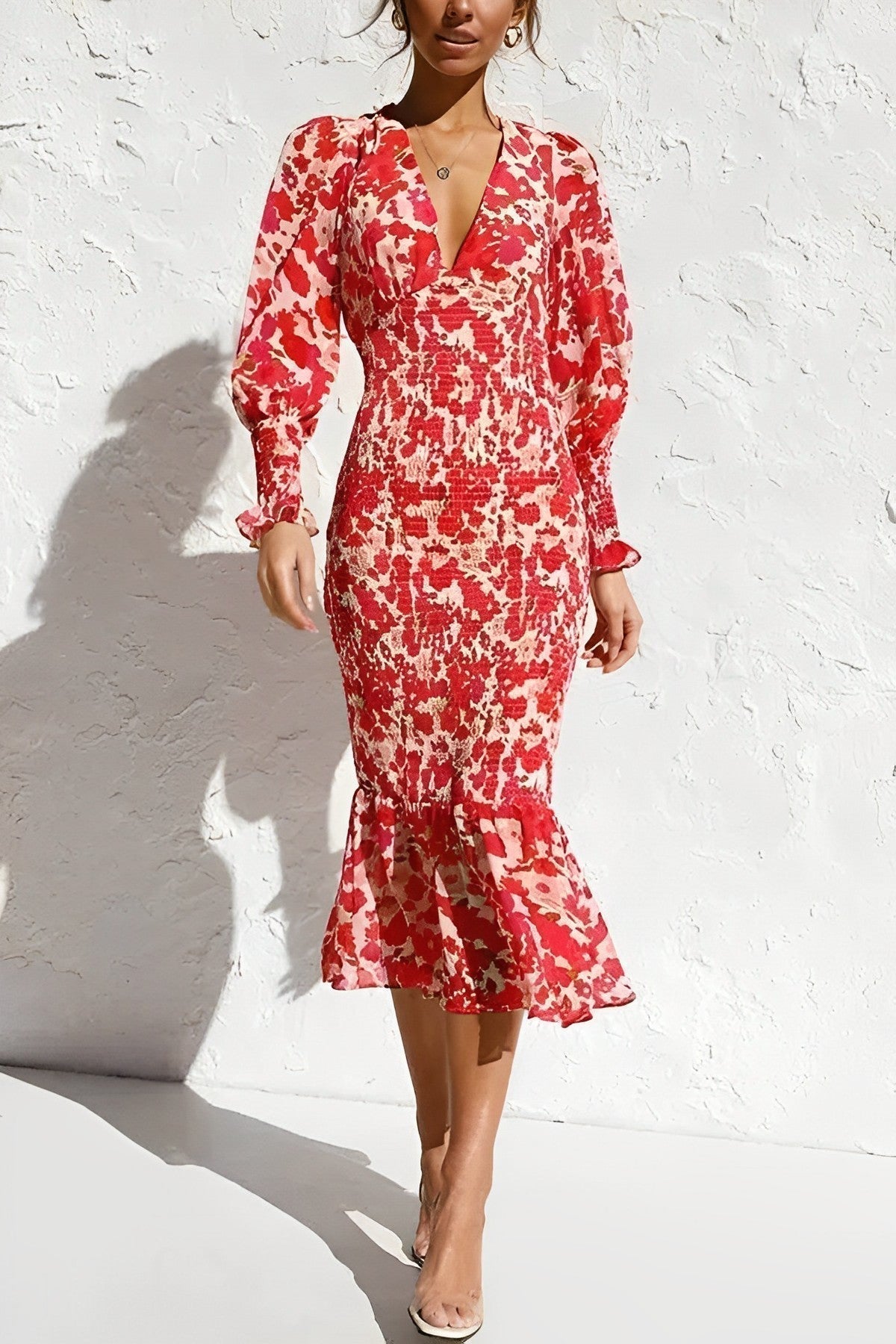 Robe midi florale à manches épiscopales