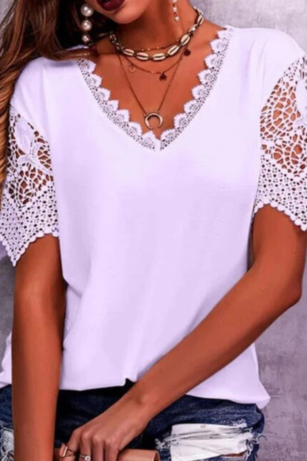 Julia - Chemise à col en V détaillé