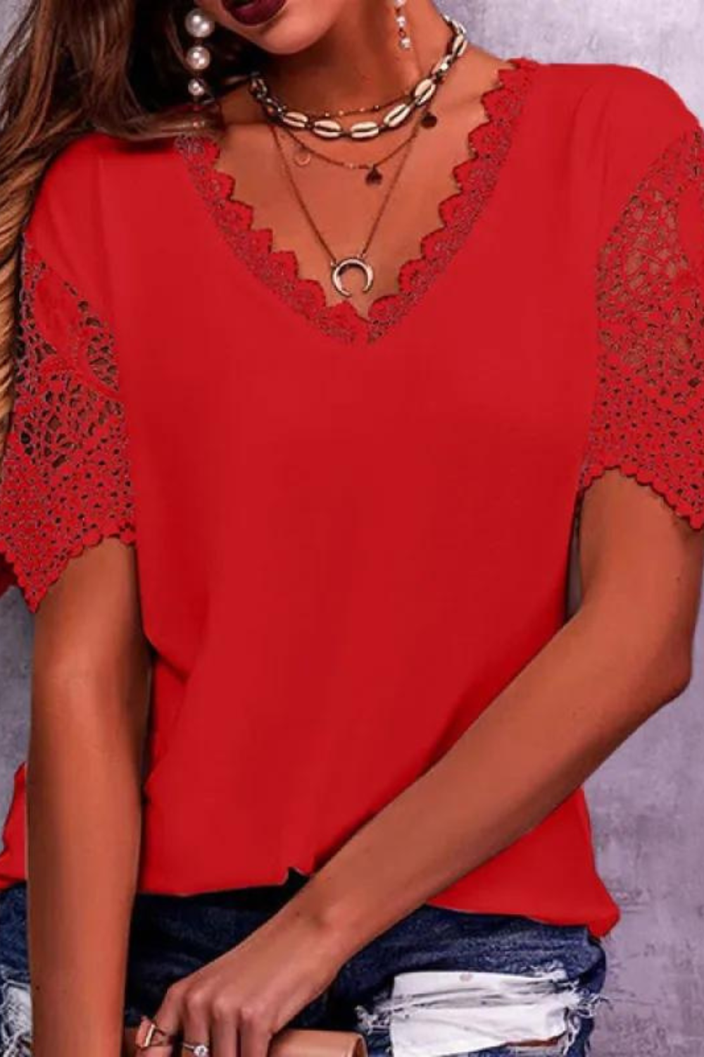 Julia - Chemise à col en V détaillé