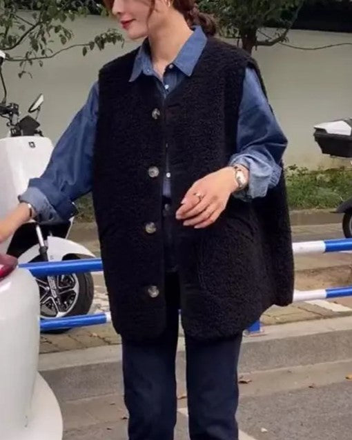 Anne Wool Gilet | Stylish & Luxurious