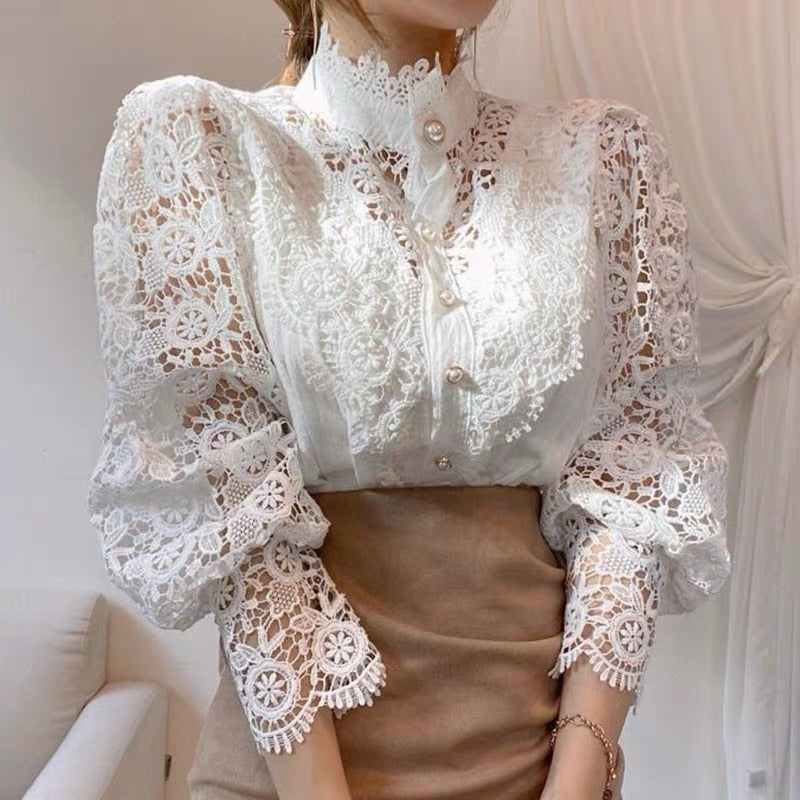 Lucy Lace Blouse | Classique, élégant et super mignon !