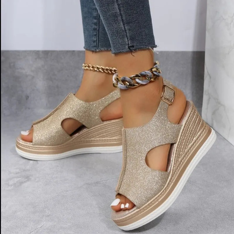 Chaussures compensées dorées avec paillettes