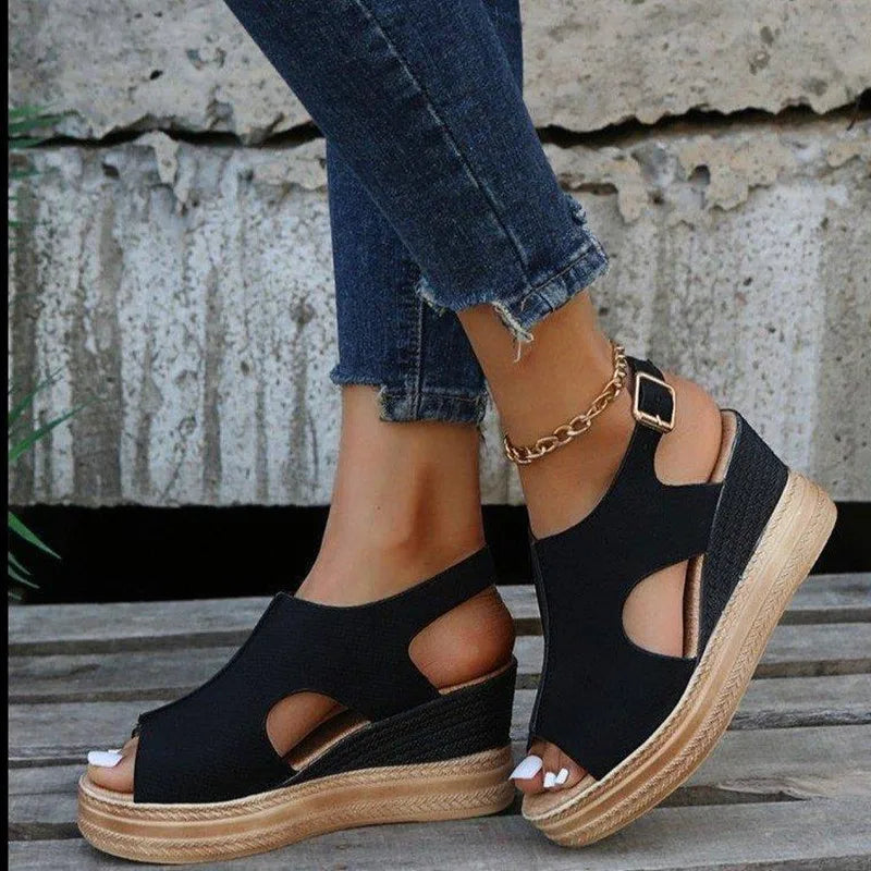 Chaussures compensées dorées avec paillettes