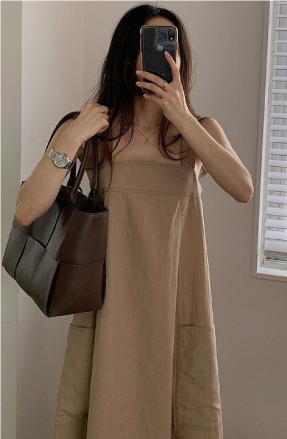 Taffy - Longues robes sans manches à encolure carrée de couleur unie