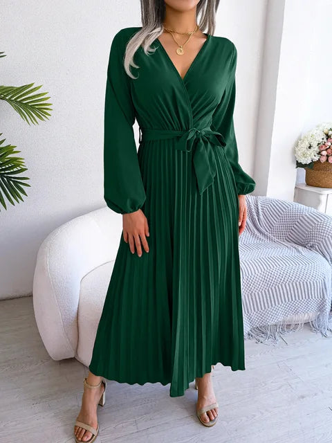Robe longue à encolure en V et manches longues pour un look chic