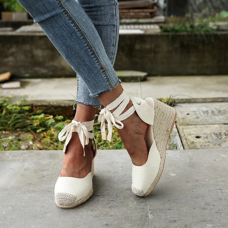 BELINDA - Sandales à semelles compensées avec bride en forme de nœud