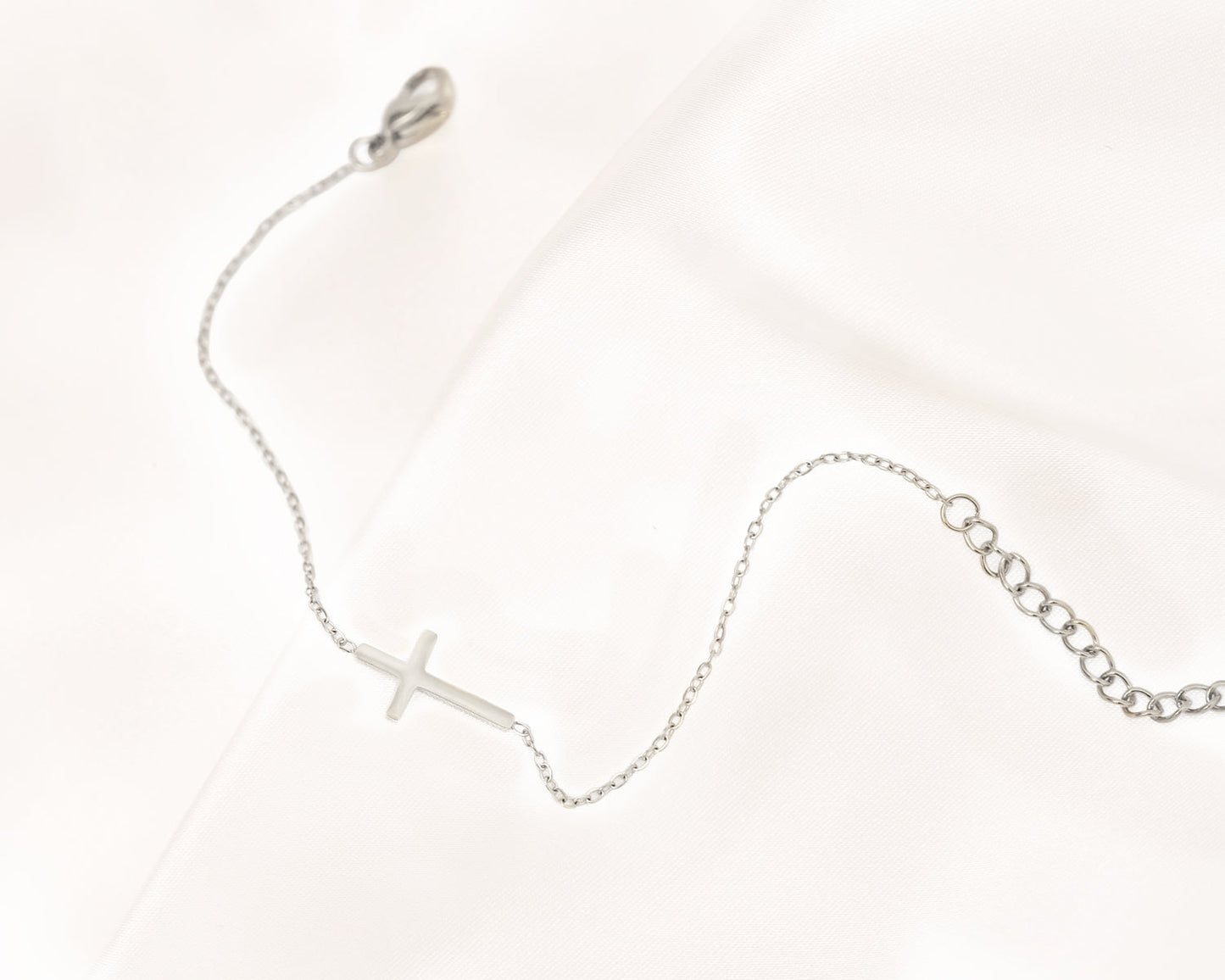 Bracelet croix en or et argent