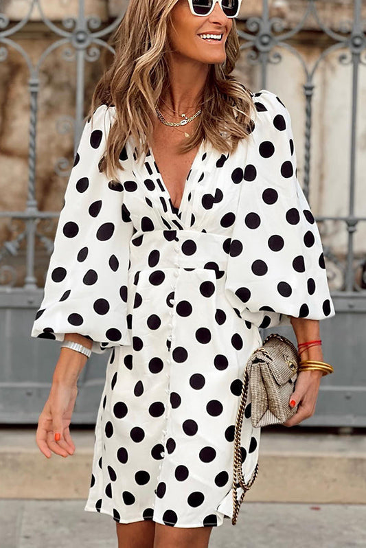 Mini robe à manches bouffantes et boutons à pois