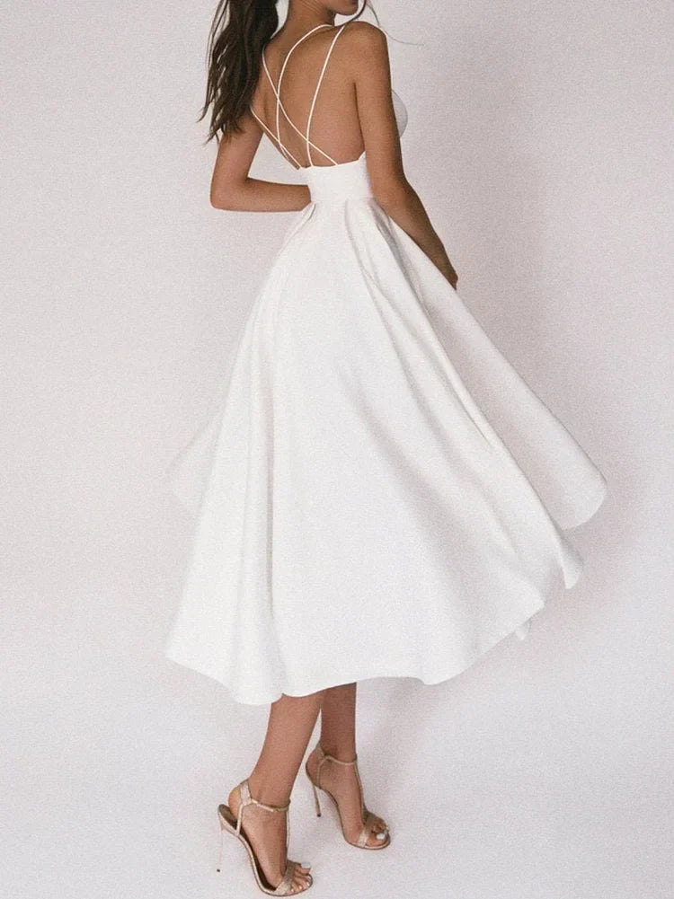 Élégante robe sans bretelles à encolure en V