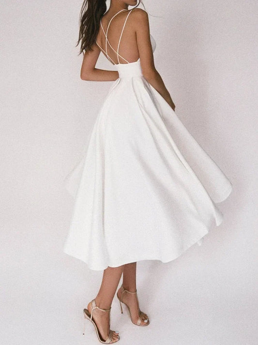 Élégante robe sans bretelles à encolure en V