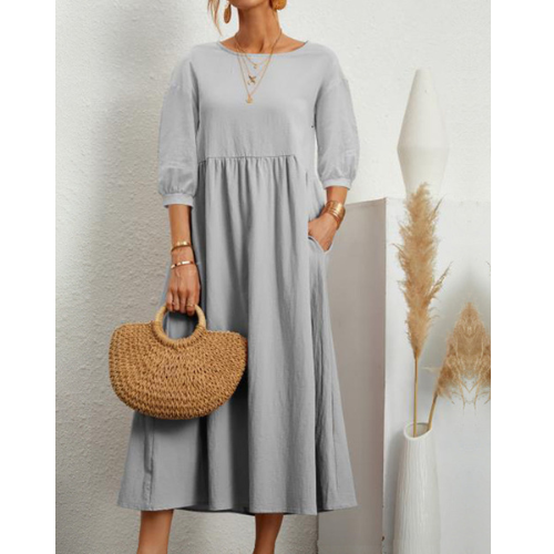 Robe d'été élégante avec veste de soirée et détails romantiques