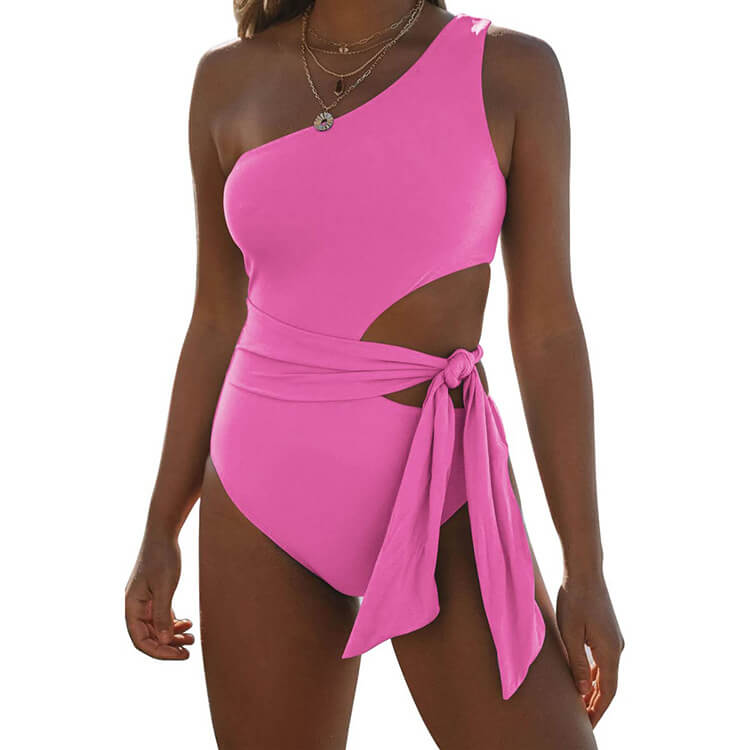 Seraphina® | Maillot de bain avec décolleté asymétrique, découpe et lien à la taille