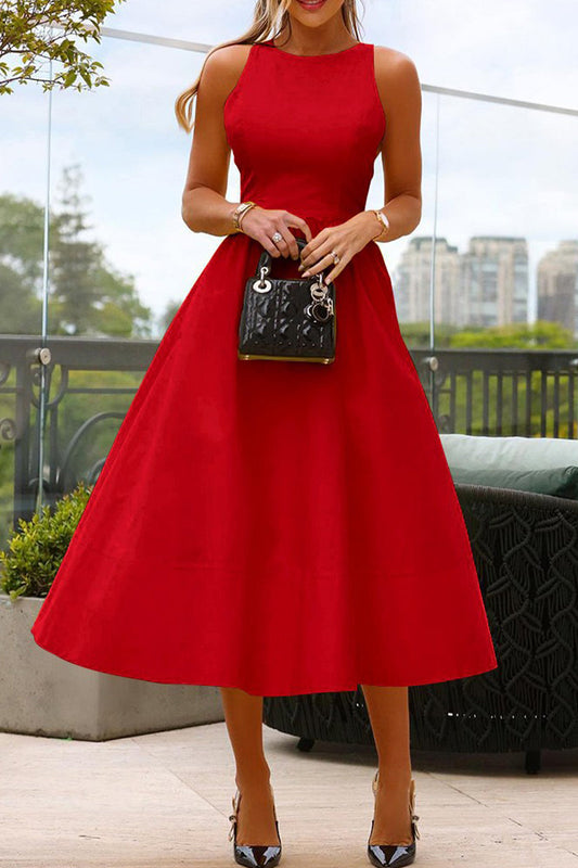 Robe de cocktail élégante avec encolure ronde et design sophistiqué