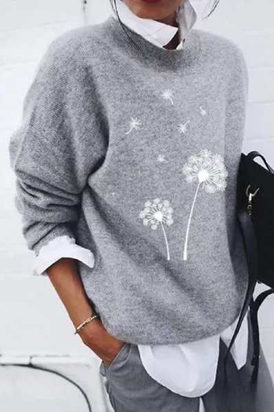 Couleurs fraîches : col rond et imprimé stylé pour une journée confortable