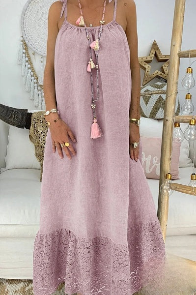 Robe chemise élégante avec boutons et empiècements en dentelle