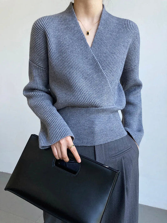 Sophie - Pull classique enveloppant avec décolleté audacieux pour femme