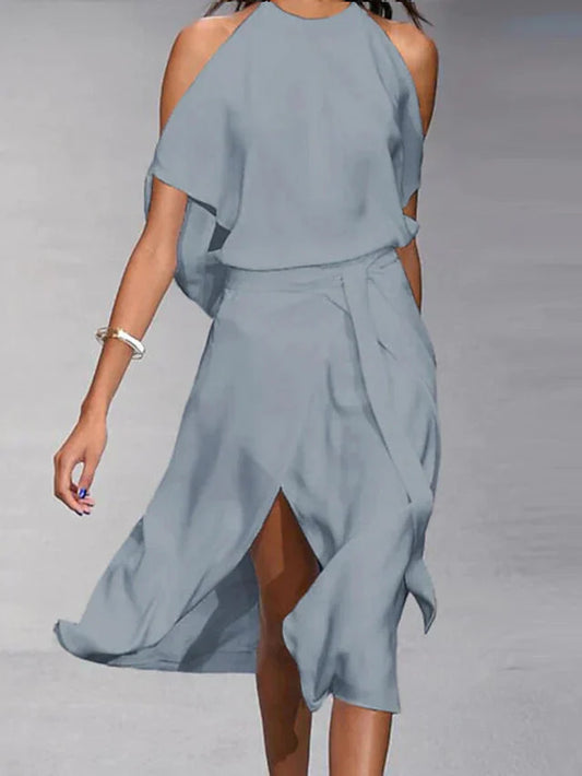 Robe midi asymétrique aux épaules dénudées et à la coupe élégante