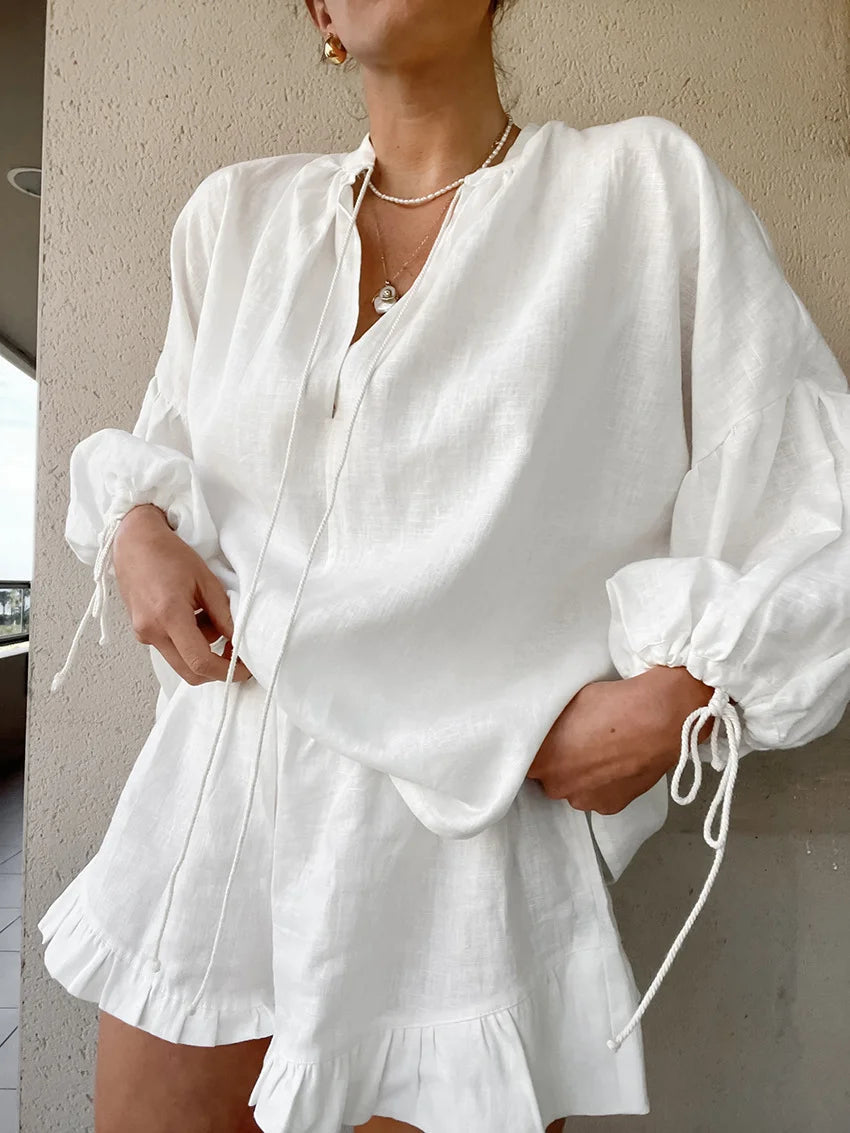 Ensemble deux pièces en coton et lin avec haut à manches lanternes et pantalon court