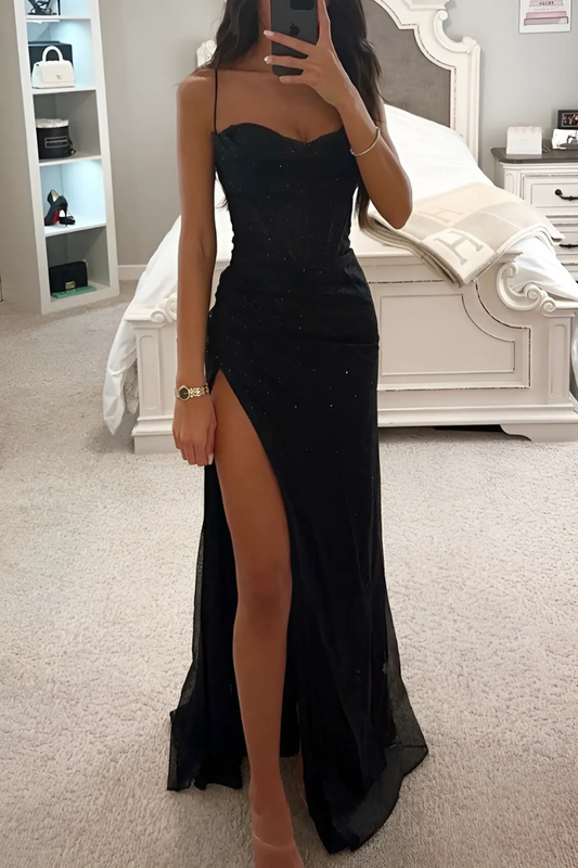 Robe à bretelles spaghetti avec fente haute dans le bas
