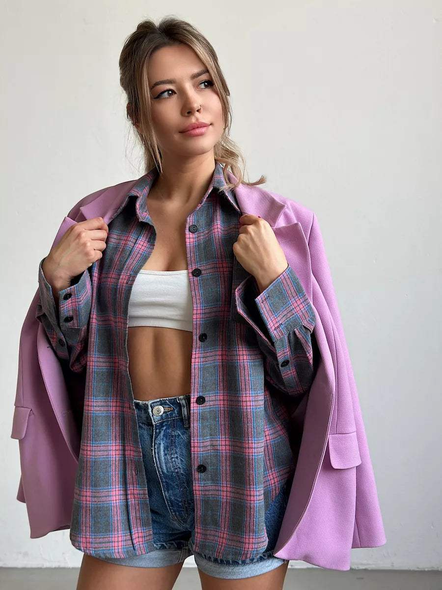 Chemise à carreaux tendance pour dames avec fermeture boutonnée