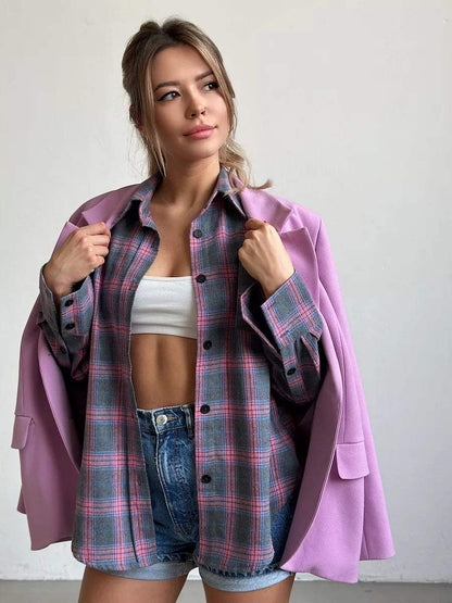Chemise à carreaux tendance pour dames avec fermeture boutonnée
