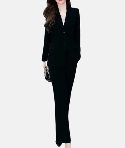 Elégant tailleur-pantalon avec blazer cintré