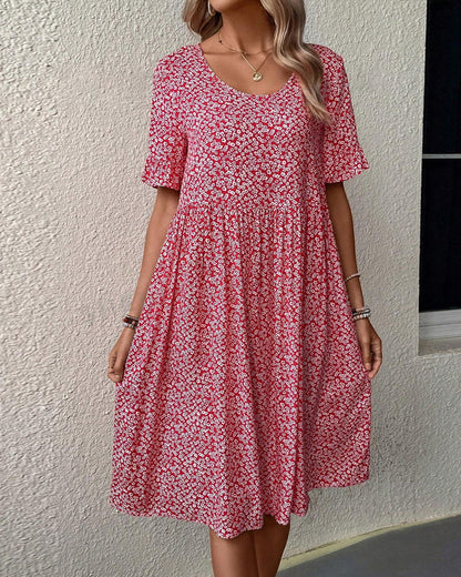 Robe courte élégante à manches courtes et imprimé floral délicat