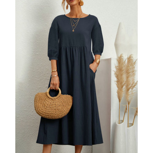 Robe d'été élégante avec veste de soirée et détails romantiques