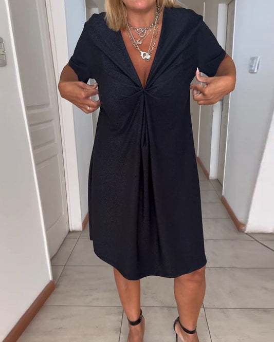 Robe avec encolure en V retroussée