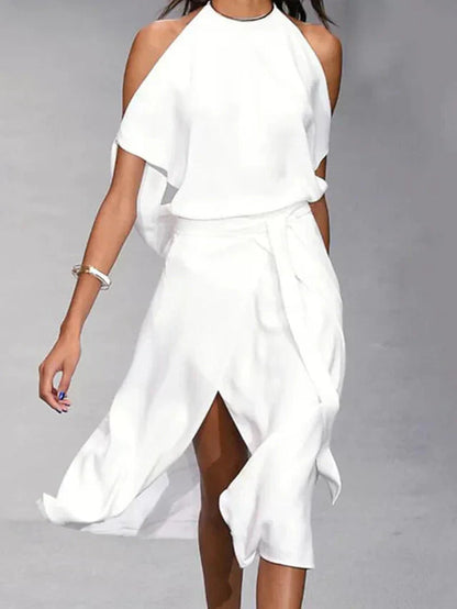 Robe midi asymétrique aux épaules dénudées et à la coupe élégante