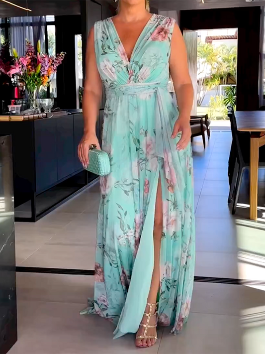 Lotte - Robe avec un élégant décolleté en V