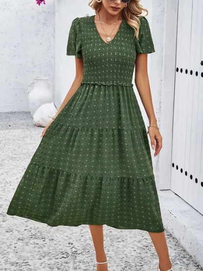Robe à manches courtes et encolure en V