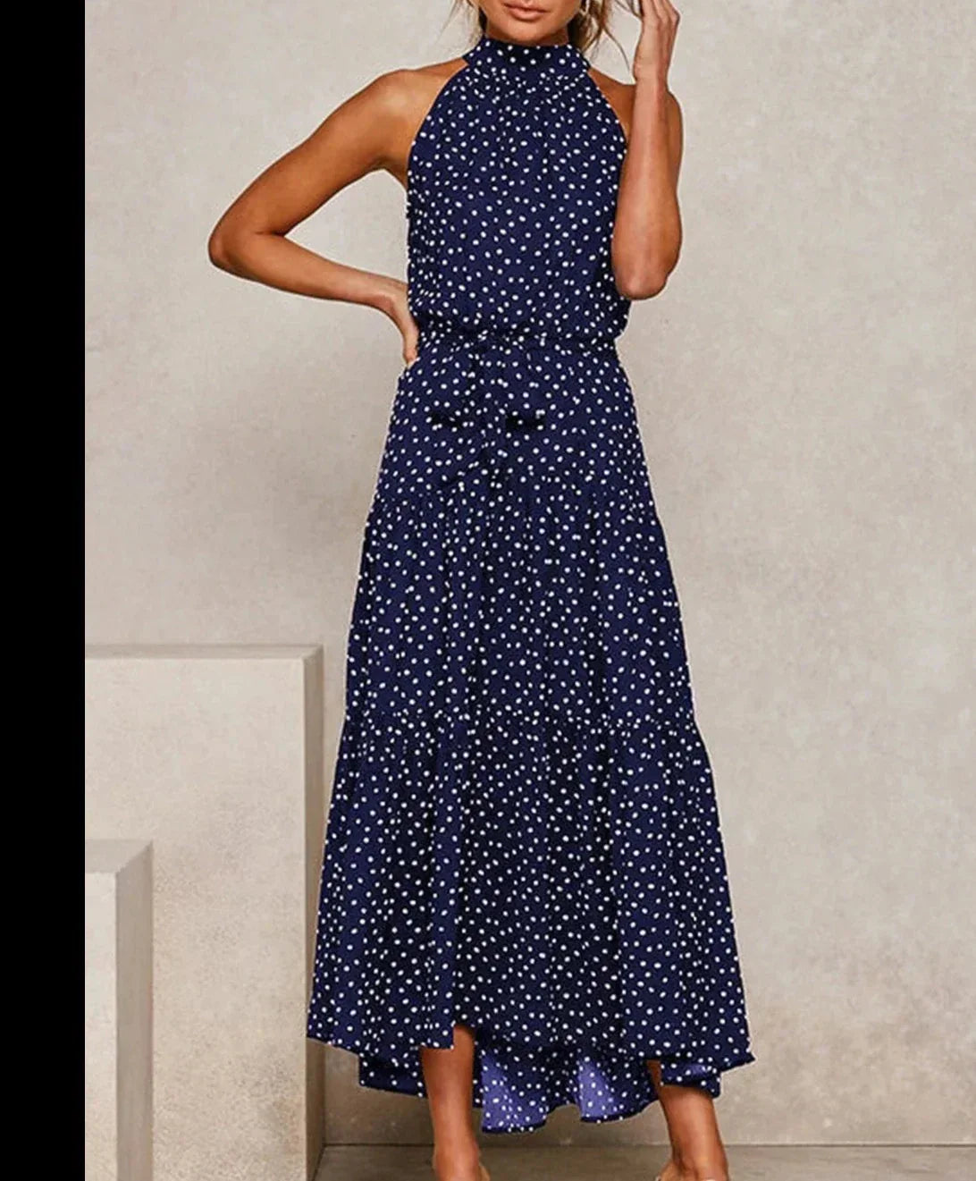 Robe longue imprimée avec nœud à la taille