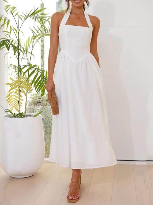 Robe mi-longue noire avec encolure demi-col et coupe cintrée