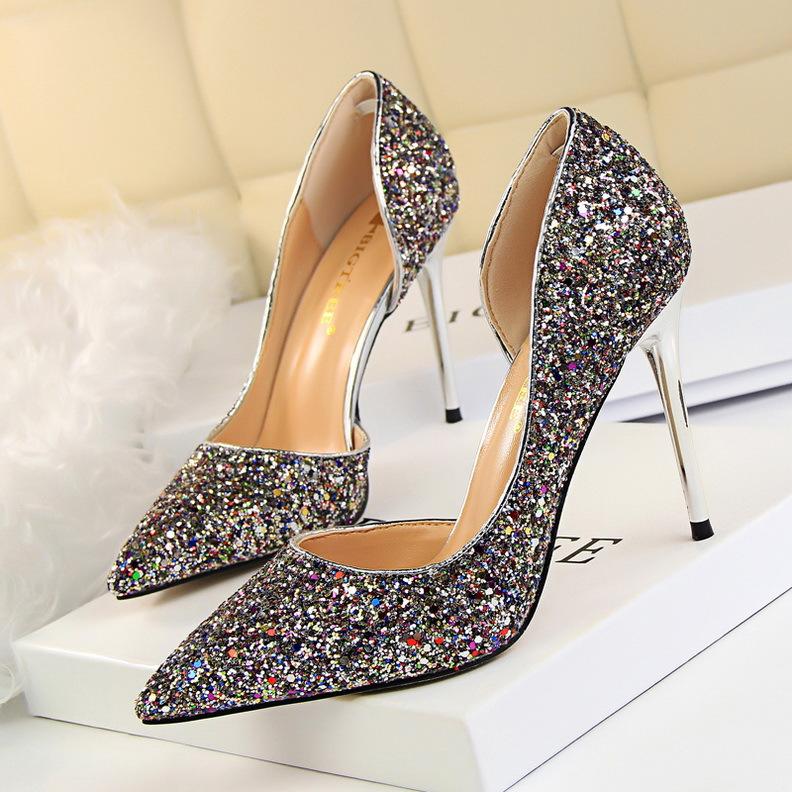 Chaussures de luxe pour femmes Pompes sexy pour femmes Chaussures à talons hauts