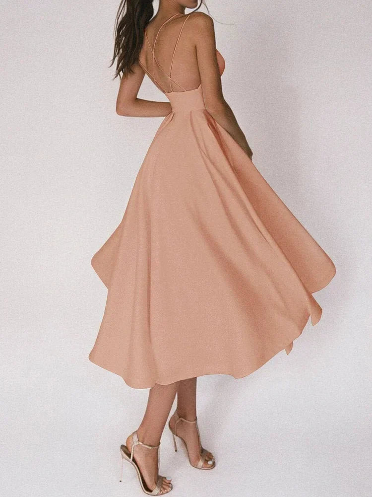Élégante robe sans bretelles à encolure en V