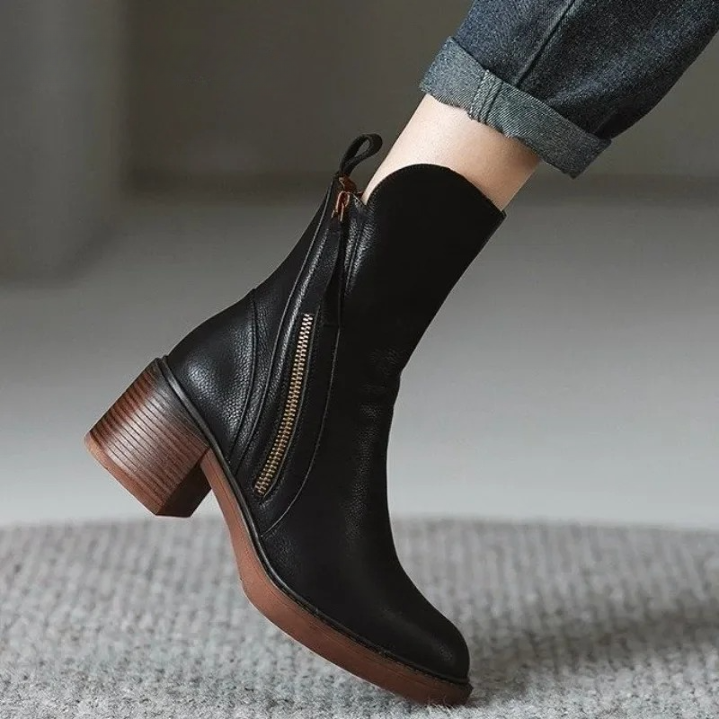 Des bottes d'automne élégantes pour la femme moderne