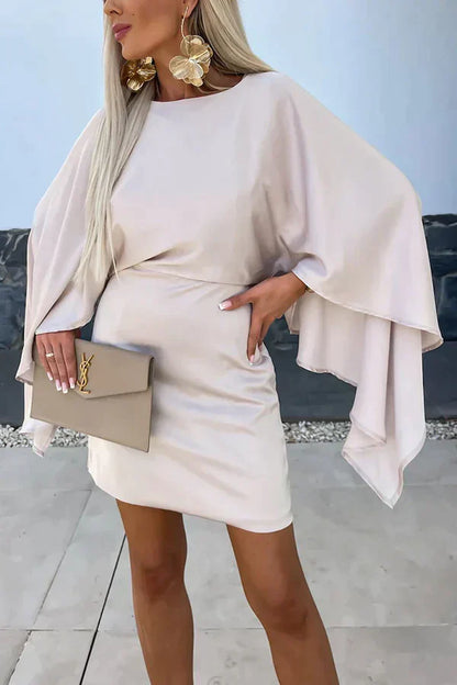 Sahara -Belle mini robe à manches papillon en satin