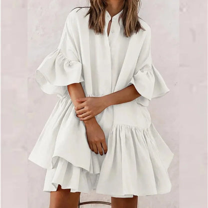 Robe décontractée monochrome avec encolure en V et jupe pastel