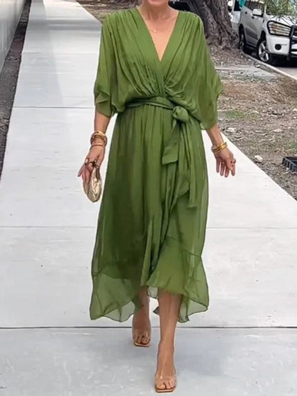 Keira - Robe élégante et stylée en mousseline de soie avec décolleté en V