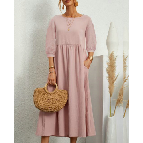 Robe d'été élégante avec veste de soirée et détails romantiques