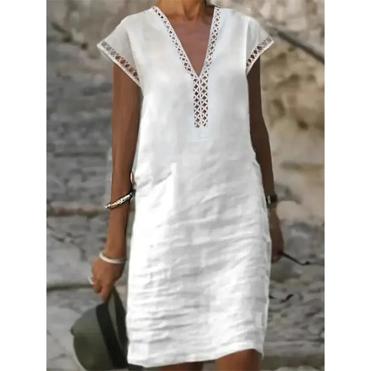 Robe à encolure ronde et empiècement en dentelle